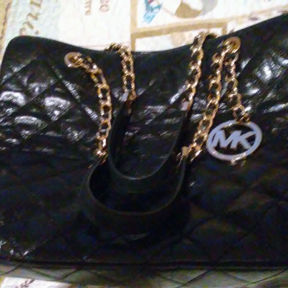 MK black caviar leather with gold accents - Picture 3 of 5